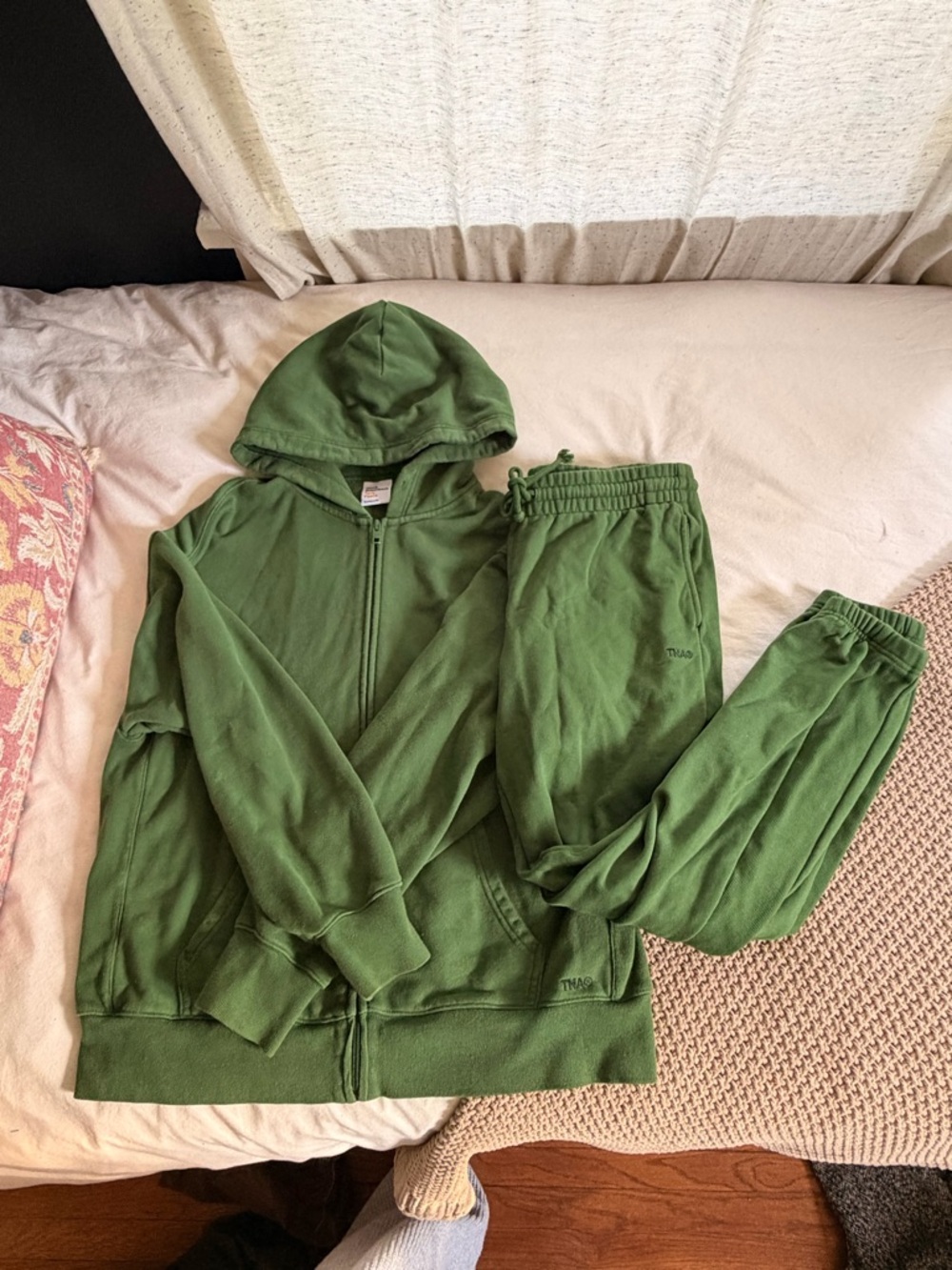 Aritzia Green Zip-Up Hoodie and Joggers Set